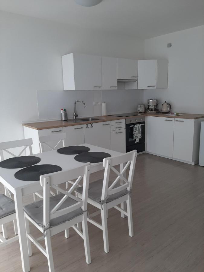 Apartman Pri Jazere - Slnecne Jazera Juh Apartment Сенец Екстериор снимка